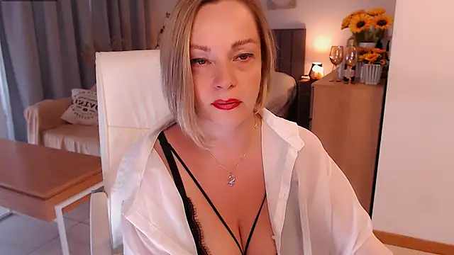 Snapshot of Tilly_Eliot chatting on 02-05-26, 08:57 Tilly Eliot online show from 02-05-26, 08:57