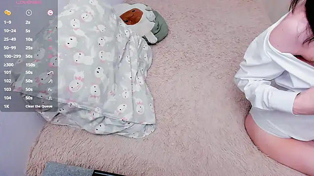 Snapshot of loliwoods chatting on 03-06-26, 05:31 loliwoods online show from 03-06-26, 05:31