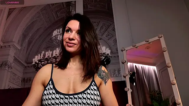 SofiaFoster  online show from 02-17-25, 07:42