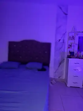 alysson 18 online show from 04-27-26, 01:09