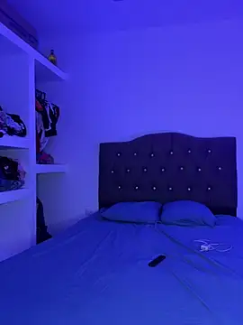 alysson 18 online show from 04-29-26, 01:59