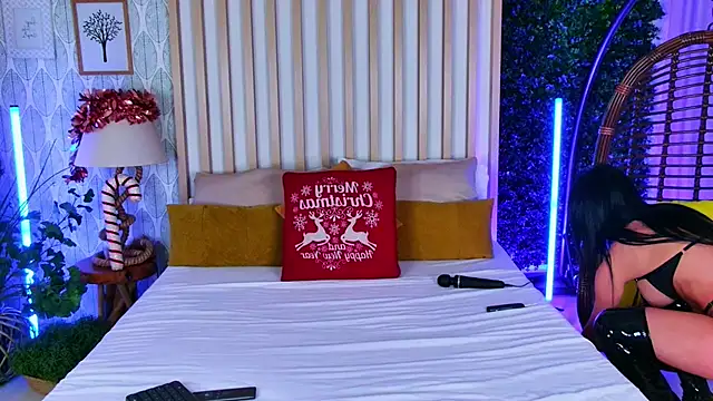 Snapshot of NikkiStarX chatting on 12-18-25, 04:40 NikkiStarX online show from 12-18-25, 04:40