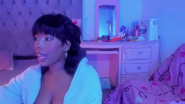 Snapshot of AfroGoddess chatting on 09-09-25, 12:37 AfroGoddess online show from 09-09-25, 12:37