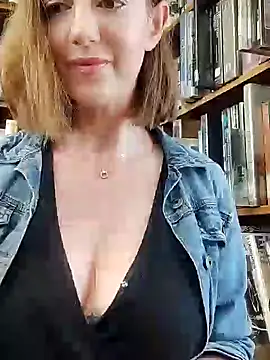 TopsyWilde online show from 02-11-25, 09:20