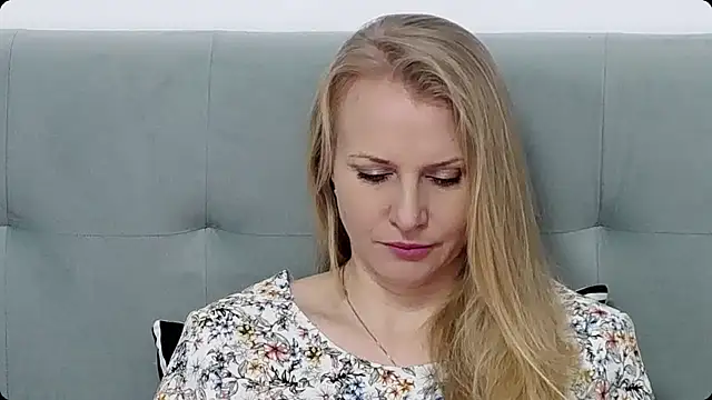 K  Adrienne online show from 01-27-25, 06:19