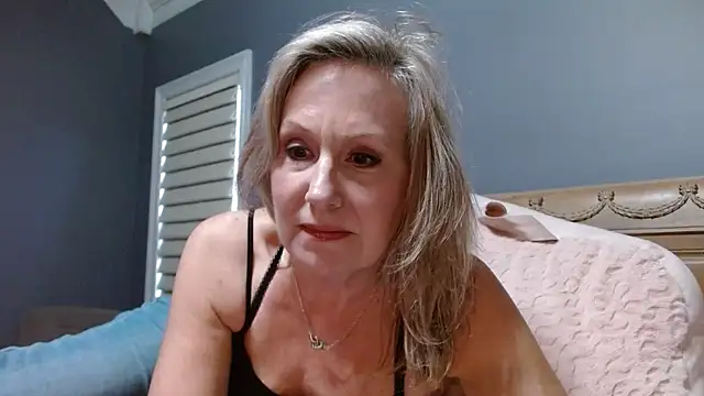 Snapshot of Lisaisluscious chatting on 12-31-24, 09:17 Lisaisluscious online show from 12-31-24, 09:17