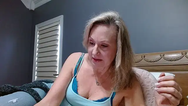 Snapshot of Lisaisluscious chatting on 01-26-25, 03:03 Lisaisluscious online show from 01-26-25, 03:03