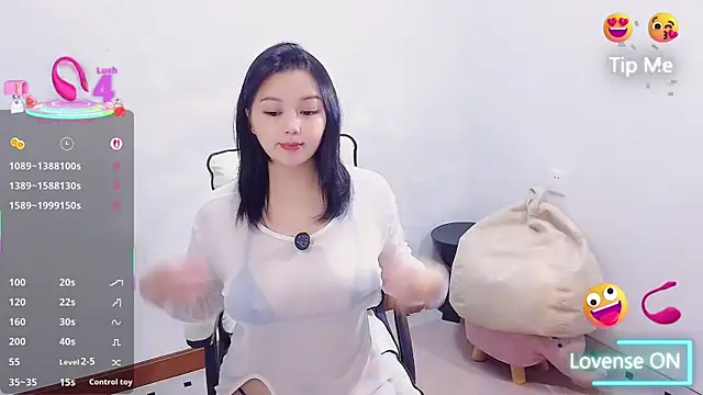 small Eva online show from 12-19-25, 02:57