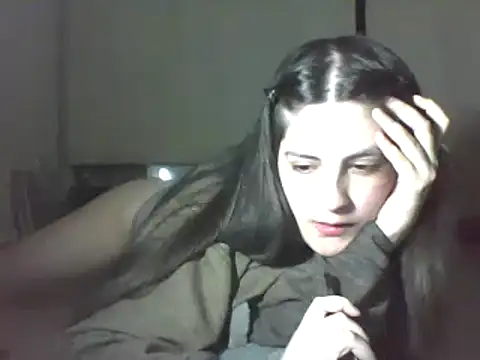 Snapshot of Insomniacl chatting on 12-21-24, 04:30 Insomniacl online show from 12-21-24, 04:30