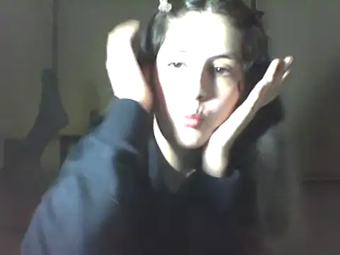 Snapshot of Insomniacl chatting on 03-21-25, 04:17 Insomniacl online show from 03-21-25, 04:17