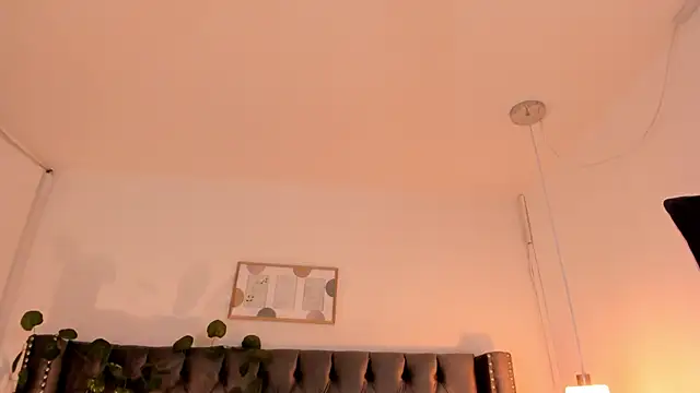 Snapshot of Kim_Blane chatting on 12-29-24, 10:23 Kim Blane online show from 12-29-24, 10:23