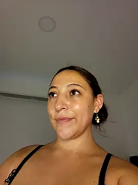 VickyHoult online show from 03-21-25, 10:50