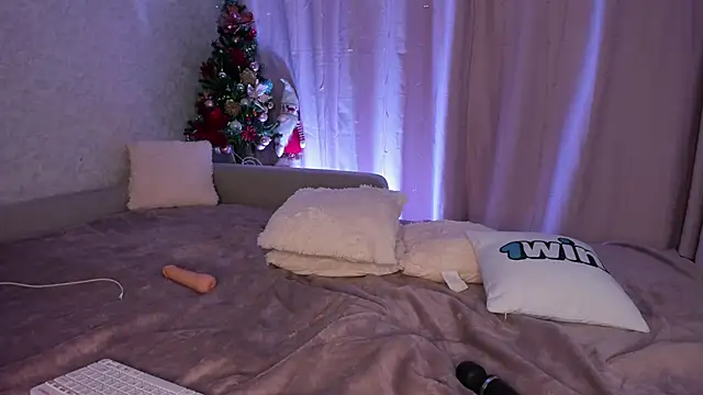 Kitty Ricky online show from 01-04-25, 08:16