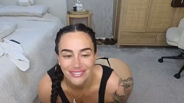 LibbyLoveHeartx online show from 10-06-25, 07:28
