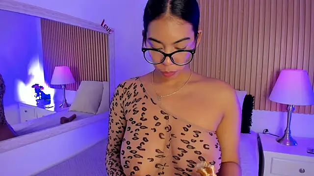 GenesisRuiz online show from 03-08-25, 09:40