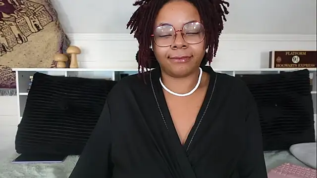 Snapshot of -khayaparker chatting on 01-08-26, 10:01 -khayaparker online show from 01-08-26, 10:01