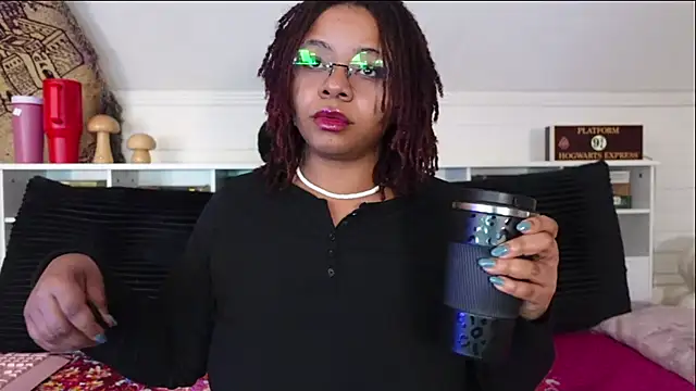 Snapshot of -khayaparker chatting on 02-19-26, 07:32 -khayaparker online show from 02-19-26, 07:32