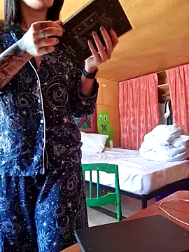 LazyTanukii online show from 03-02-26, 06:58