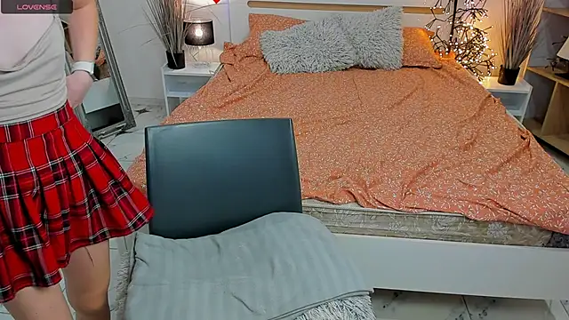 Snapshot of CharmedDoll chatting on 03-04-25, 04:41 CharmedDoll online show from 03-04-25, 04:41