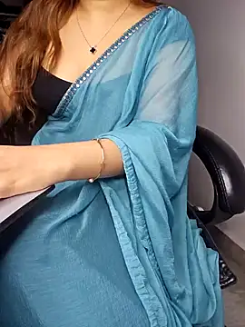 Snapshot of aliyaah_singh chatting on 01-20-25, 10:48 aliyaah singh online show from 01-20-25, 10:48