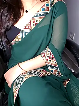 Snapshot of aliyaah_singh chatting on 10-15-25, 05:24 aliyaah singh online show from 10-15-25, 05:24