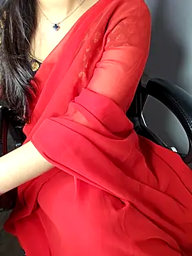 Snapshot of aliyaah_singh chatting on 11-18-25, 06:12 aliyaah singh online show from 11-18-25, 06:12