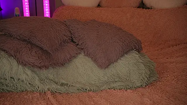 Snapshot of VickySecret96 chatting on 02-26-26, 05:56 VickySecret96 online show from 02-26-26, 05:56