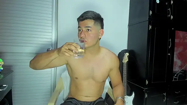 Snapshot of VincentSavage chatting on 02-16-26, 03:46 VincentSavage online show from 02-16-26, 03:46