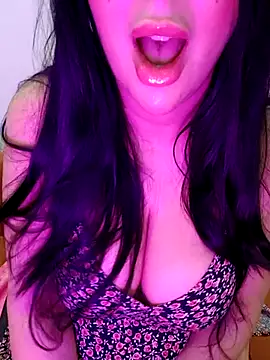 Queen sousou online show from 06-14-26, 02:41