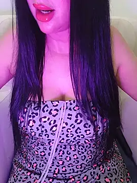 Snapshot of Queen_sousou chatting on 06-20-26, 07:05 Queen sousou online show from 06-20-26, 07:05