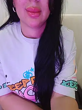 Snapshot of Queen_sousou chatting on 07-17-26, 12:01 Queen sousou online show from 07-17-26, 12:01
