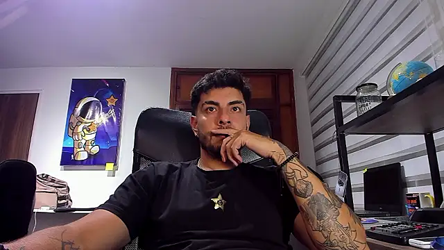Snapshot of dereck_fiore chatting on 12-02-24, 11:51 dereck fiore online show from 12-02-24, 11:51