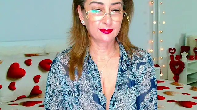 Snapshot of Tyana40 chatting on 02-12-26, 02:17 Tyana40 online show from 02-12-26, 02:17