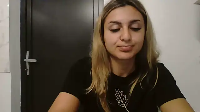 NicolePlay online show from 06-04-26, 02:39
