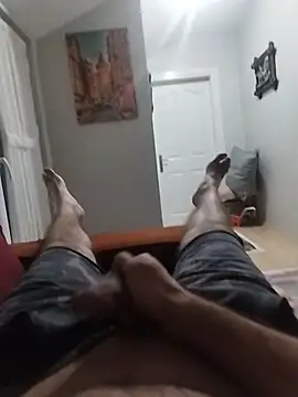 Snapshot of Aykut1990 chatting on 11-12-25, 04:07 Aykut1990 online show from 11-12-25, 04:07