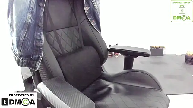 Snapshot of Seans1million chatting on 03-17-25, 06:11 Seans1million online show from 03-17-25, 06:11