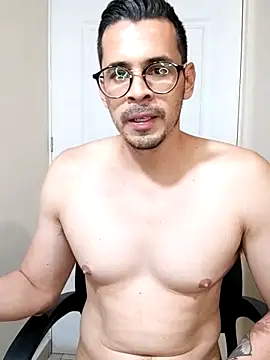 Snapshot of towers_j chatting on 03-11-25, 12:11 towers j online show from 03-11-25, 12:11