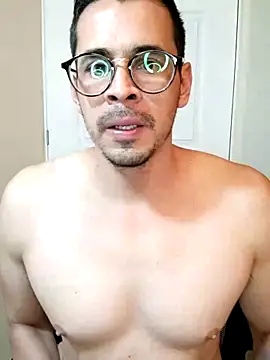 Snapshot of towers_j chatting on 03-19-25, 11:47 towers j online show from 03-19-25, 11:47