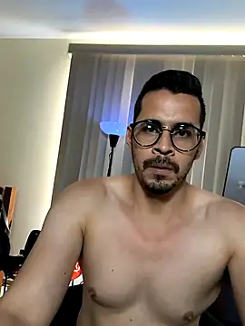 Snapshot of towers_j chatting on 10-04-25, 07:12 towers j online show from 10-04-25, 07:12