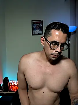 Snapshot of towers_j chatting on 11-15-25, 01:14 towers j online show from 11-15-25, 01:14