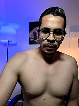 Snapshot of towers_j chatting on 01-07-26, 11:29 towers j online show from 01-07-26, 11:29