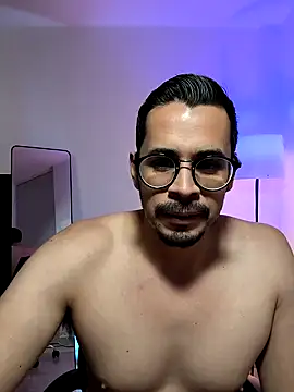 Snapshot of towers_j chatting on 01-13-26, 07:19 towers j online show from 01-13-26, 07:19