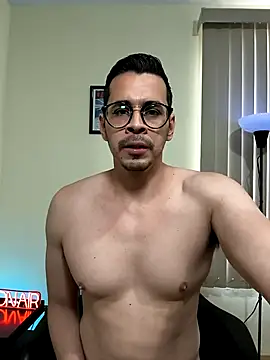 Snapshot of towers_j chatting on 02-11-26, 04:12 towers j online show from 02-11-26, 04:12