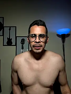 Snapshot of towers_j chatting on 03-13-26, 12:06 towers j online show from 03-13-26, 12:06