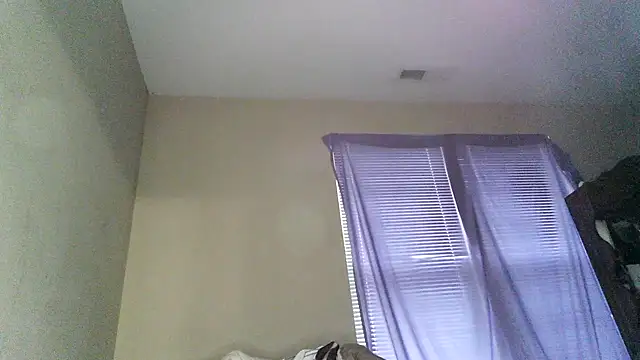 Snapshot of RinsingWood84 chatting on 02-10-26, 12:53 RinsingWood84 online show from 02-10-26, 12:53