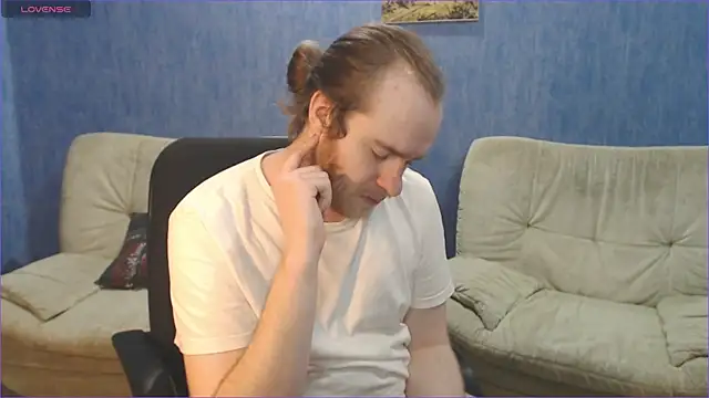 Touch me more please online show from 11-25-25, 01:55