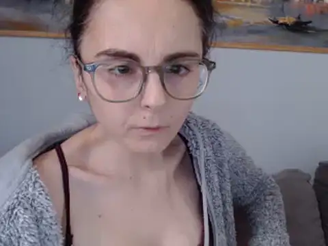 cleophee online show from 02-11-25, 10:04