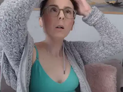 cleophee online show from 02-20-25, 10:05