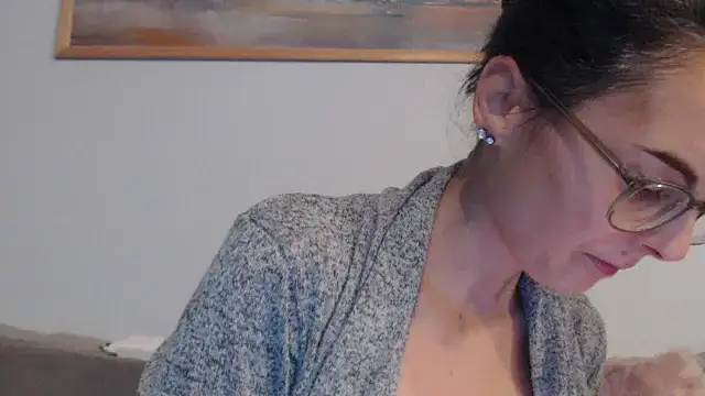 Snapshot of cleophee chatting on 12-05-25, 06:44 cleophee online show from 12-05-25, 06:44