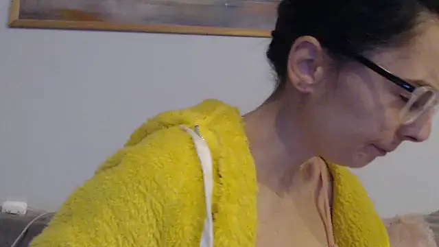 Snapshot of cleophee chatting on 03-02-26, 06:25 cleophee online show from 03-02-26, 06:25